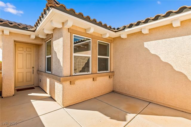 2341 Thornwood Castle Drive, Laughlin, NV 89029