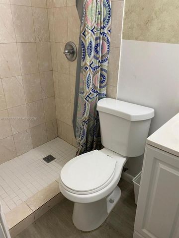 7175 SW 23rd St 3, Miami, FL 33155