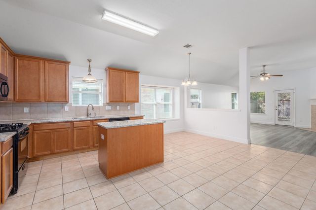 21565 Duke Alexander Drive, Kingwood, TX 77339