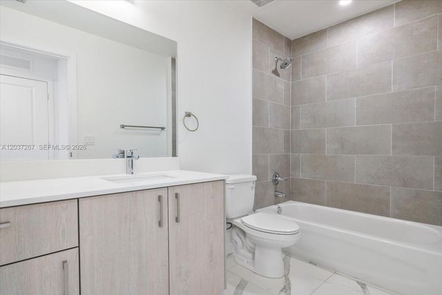 420 SW 7th Ave 204, Miami, FL 33130