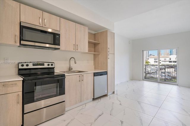 420 SW 7th Ave 204, Miami, FL 33130