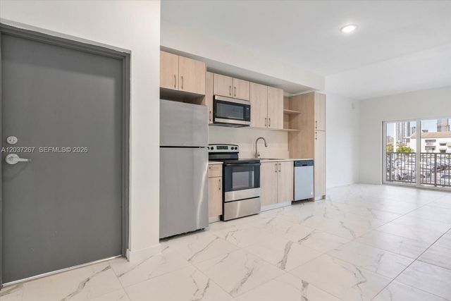 420 SW 7th Ave 204, Miami, FL 33130