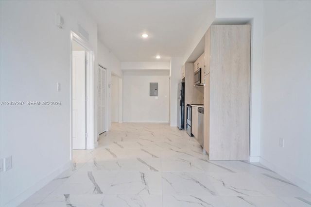 420 SW 7th Ave 204, Miami, FL 33130