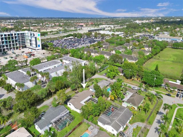 4330 NW 8th St, Plantation, FL 33317