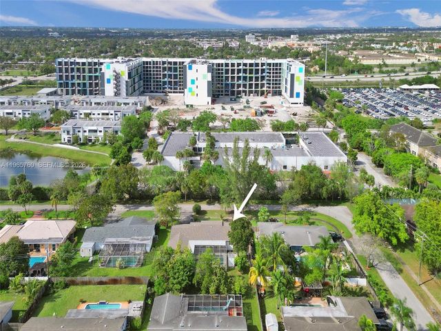 4330 NW 8th St, Plantation, FL 33317