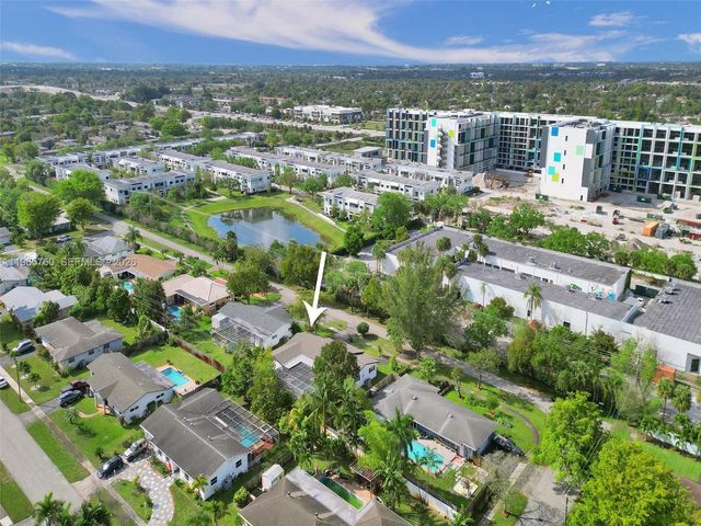 4330 NW 8th St, Plantation, FL 33317