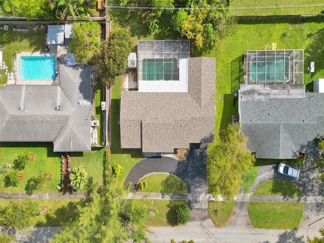 4330 NW 8th St, Plantation, FL 33317