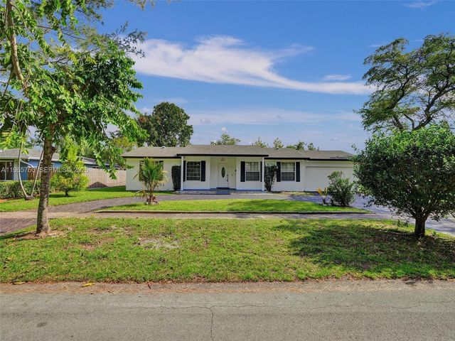 4330 NW 8th St, Plantation, FL 33317