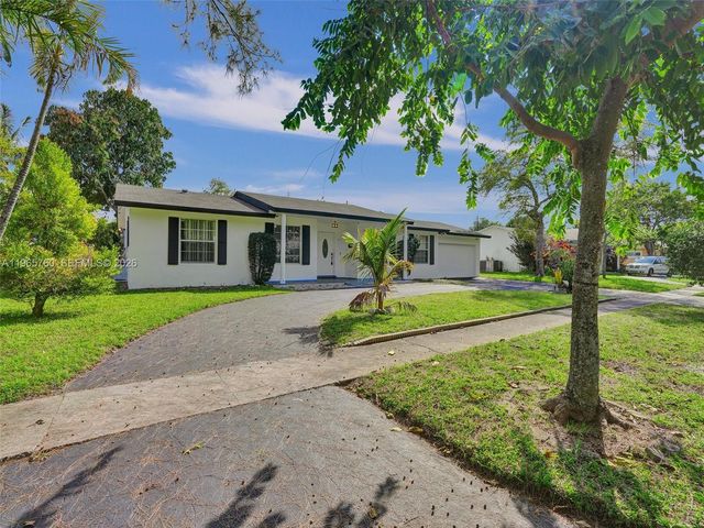 4330 NW 8th St, Plantation, FL 33317