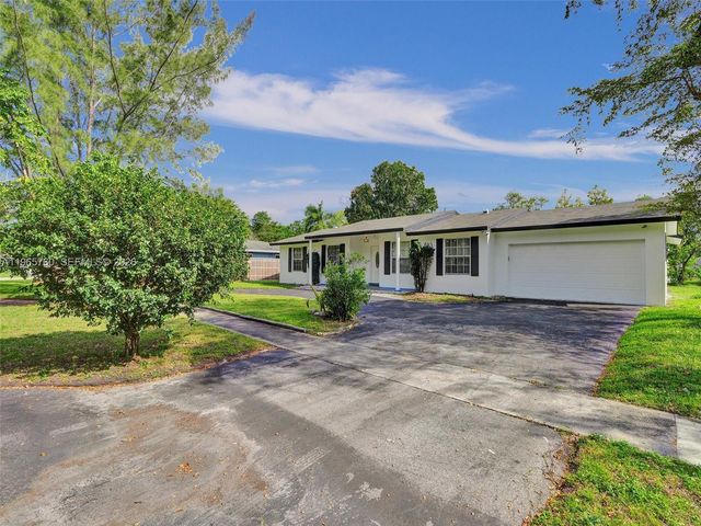 4330 NW 8th St, Plantation, FL 33317