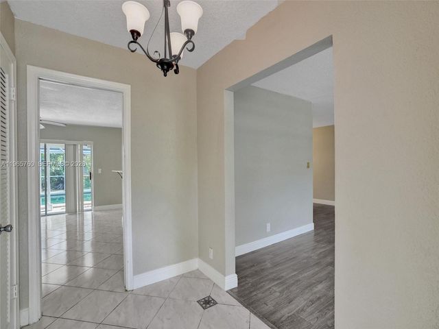 4330 NW 8th St, Plantation, FL 33317