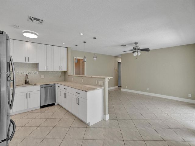 4330 NW 8th St, Plantation, FL 33317