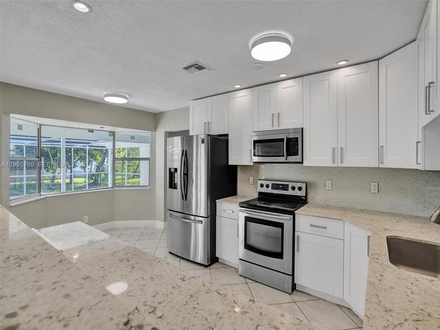 4330 NW 8th St, Plantation, FL 33317