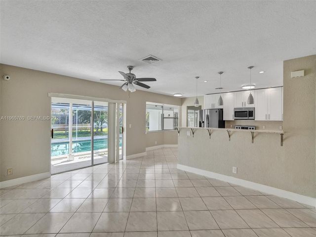 4330 NW 8th St, Plantation, FL 33317