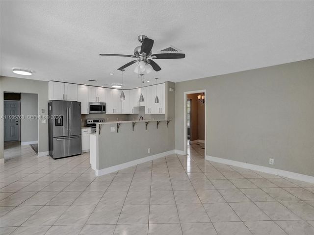 4330 NW 8th St, Plantation, FL 33317