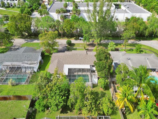 4330 NW 8th St, Plantation, FL 33317