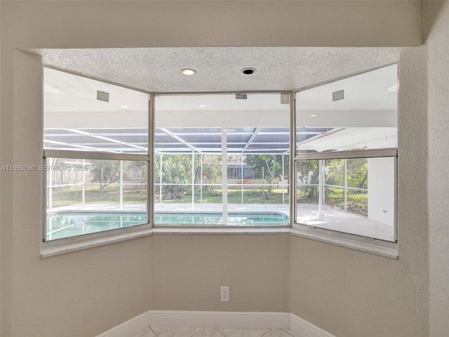 4330 NW 8th St, Plantation, FL 33317