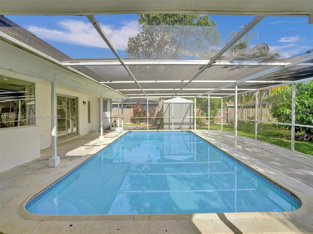 4330 NW 8th St, Plantation, FL 33317