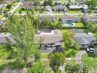 4330 NW 8th St, Plantation, FL 33317
