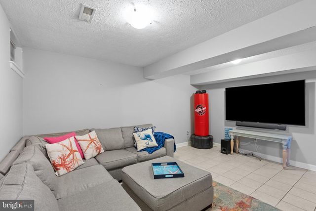 9 RED GRANITE CT, Gaithersburg, MD 20877