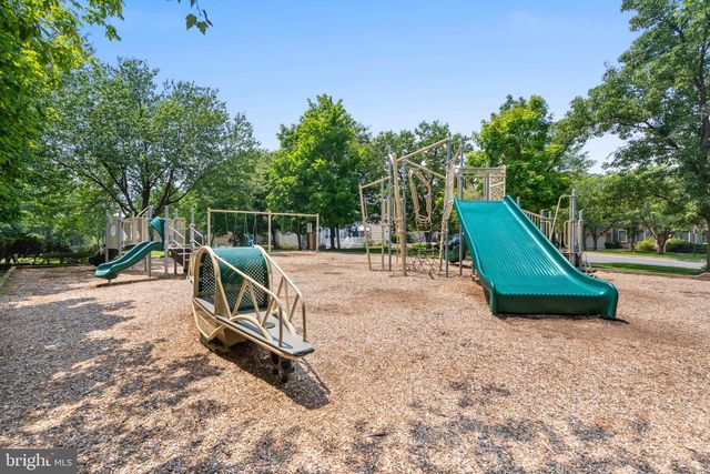 9 RED GRANITE CT, Gaithersburg, MD 20877