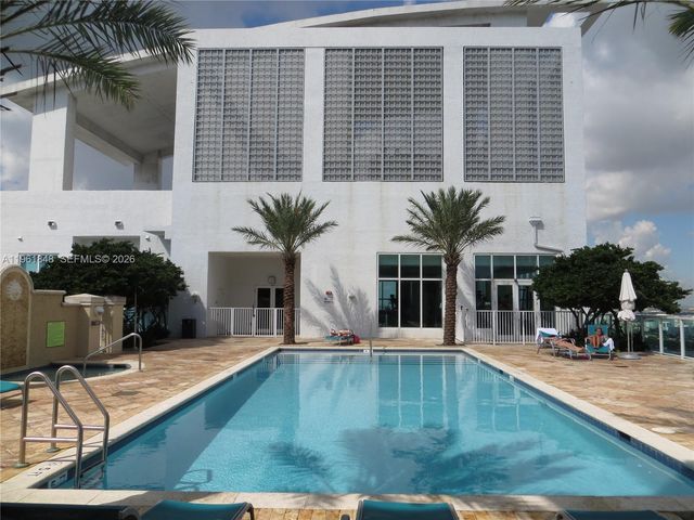 133 NE 2 AV 308, Miami, FL 33132