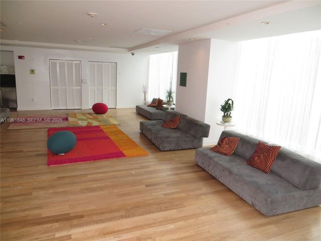 133 NE 2 AV 308, Miami, FL 33132