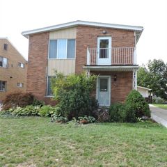1985 Vernier Road lower, Grosse Pointe Woods, MI 48236