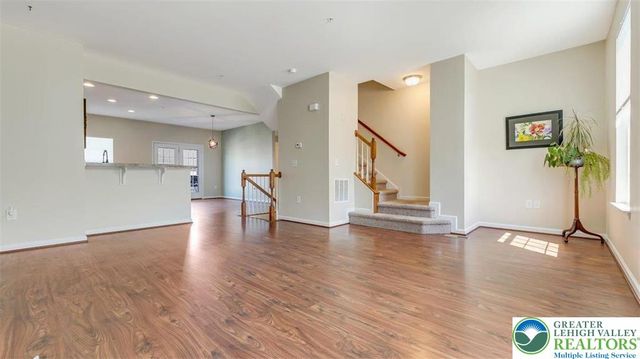 10 White Rose Lane, Palmer Twp, PA 18045
