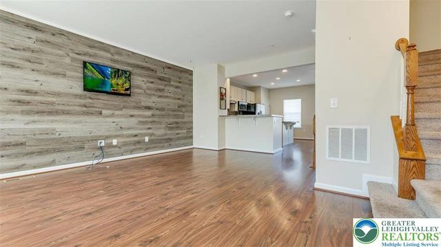 10 White Rose Lane, Palmer Twp, PA 18045