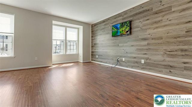 10 White Rose Lane, Palmer Twp, PA 18045