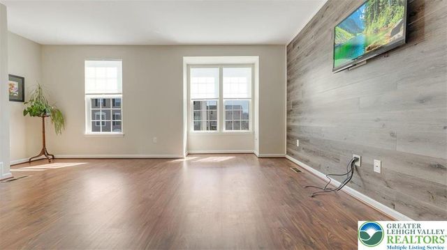 10 White Rose Lane, Palmer Twp, PA 18045