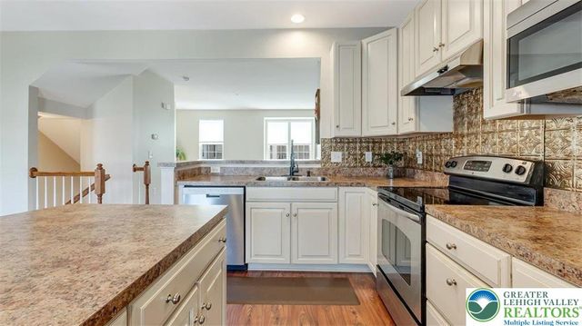 10 White Rose Lane, Palmer Twp, PA 18045