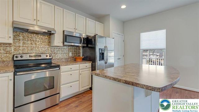 10 White Rose Lane, Palmer Twp, PA 18045