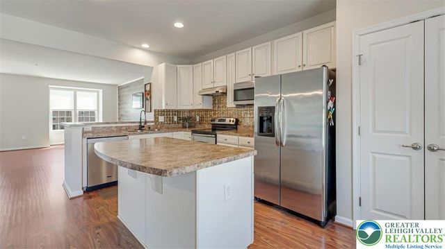10 White Rose Lane, Palmer Twp, PA 18045