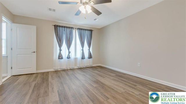 10 White Rose Lane, Palmer Twp, PA 18045