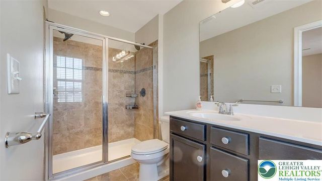 10 White Rose Lane, Palmer Twp, PA 18045