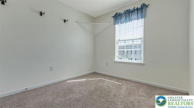 10 White Rose Lane, Palmer Twp, PA 18045