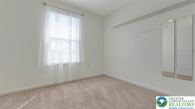10 White Rose Lane, Palmer Twp, PA 18045