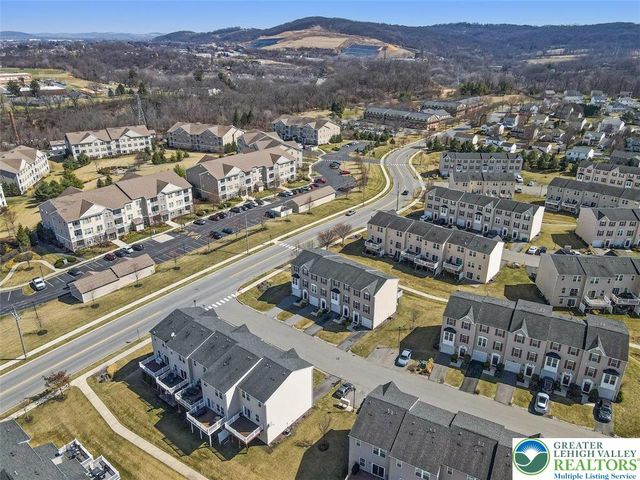 10 White Rose Lane, Palmer Twp, PA 18045