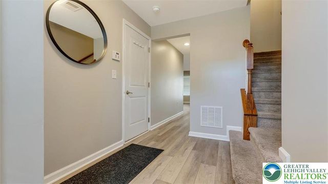 10 White Rose Lane, Palmer Twp, PA 18045