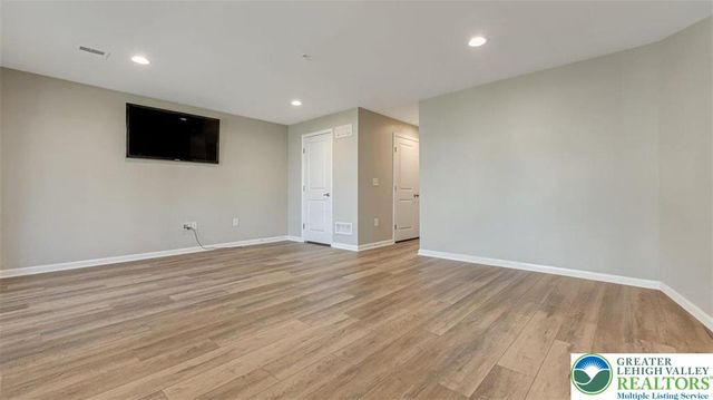 10 White Rose Lane, Palmer Twp, PA 18045
