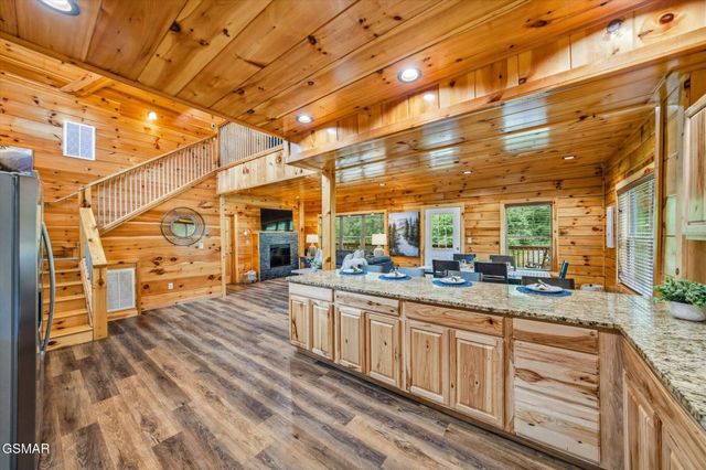 2933 Fiddlers Creek Way, Pigeon Forge, TN 37863