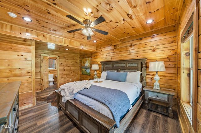 2933 Fiddlers Creek Way, Pigeon Forge, TN 37863