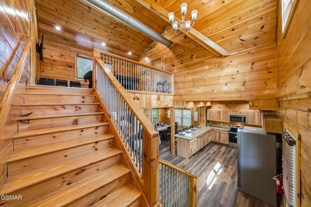 2933 Fiddlers Creek Way, Pigeon Forge, TN 37863