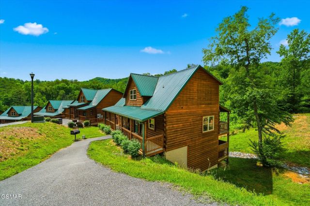 2933 Fiddlers Creek Way, Pigeon Forge, TN 37863