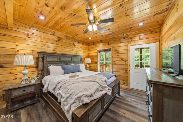2933 Fiddlers Creek Way, Pigeon Forge, TN 37863