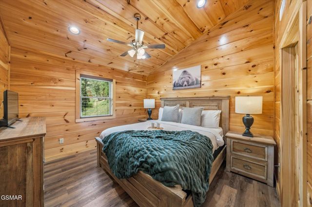 2933 Fiddlers Creek Way, Pigeon Forge, TN 37863