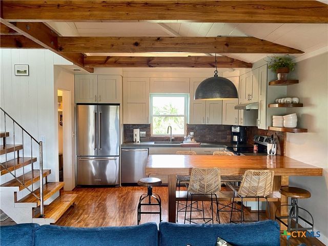 700 Swan Point Marina Road, Seadrift, TX 77983