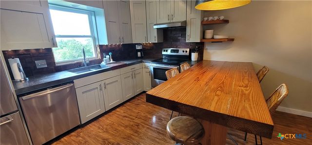 700 Swan Point Marina Road, Seadrift, TX 77983